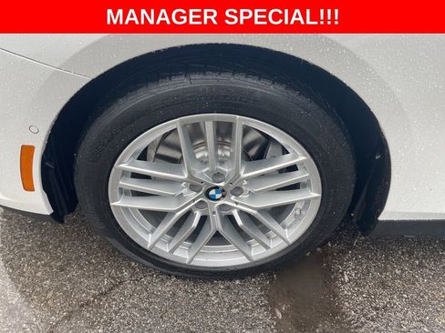 Used 2025 BMW 530i xDrive w/ Premium Package AWD/4WD image 9