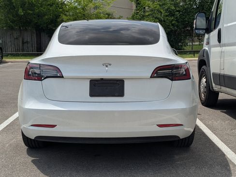 Used 2023 Tesla Model 3 Standard Range image 5