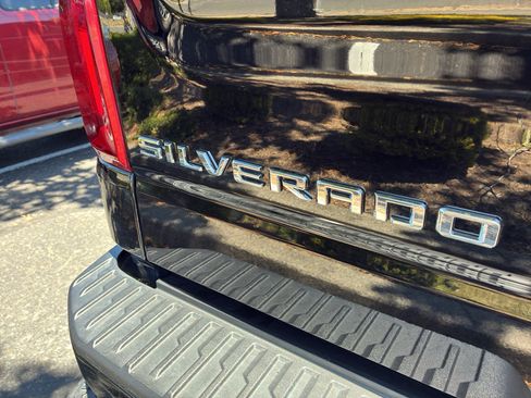 Used 2025 Chevrolet Silverado 1500 High Country w/ High Country Premium Package AWD/4WD image 6