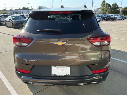 Used 2022 Chevrolet TrailBlazer ACTIV w/ Sun and Liftgate Package FWD image 7
