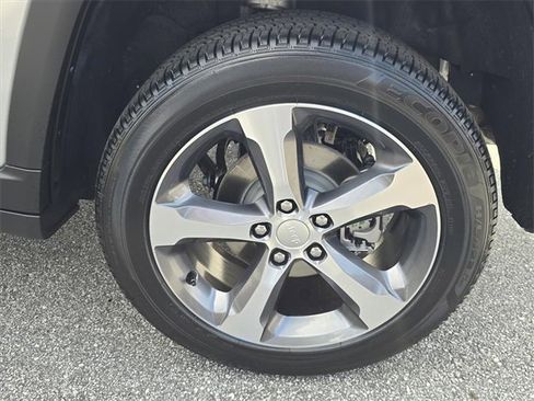 New 2026 Jeep Grand Cherokee Limited image 7