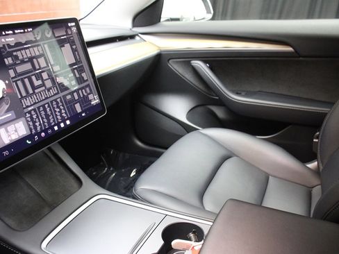 Used 2023 Tesla Model 3 Standard Range RWD image 31