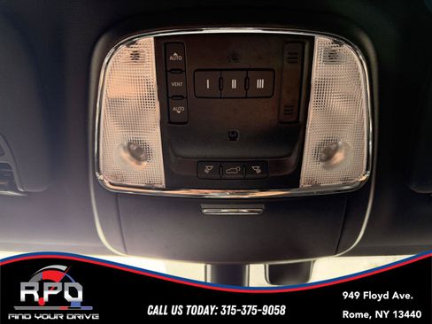 Used 2020 Jeep Grand Cherokee Limited AWD/4WD image 32