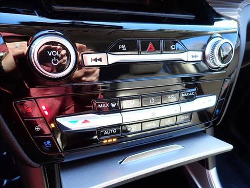 Used 2023 Ford Explorer Limited image 22