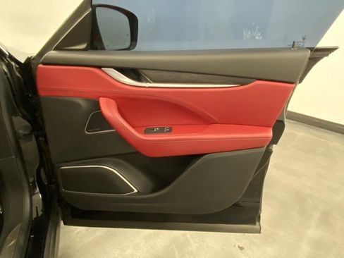 Used 2018 Maserati Levante GranLusso image 45