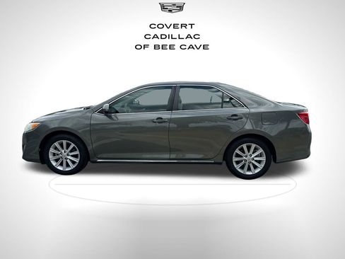 Used 2014 Toyota Camry XLE w/ Convenience Package image 5