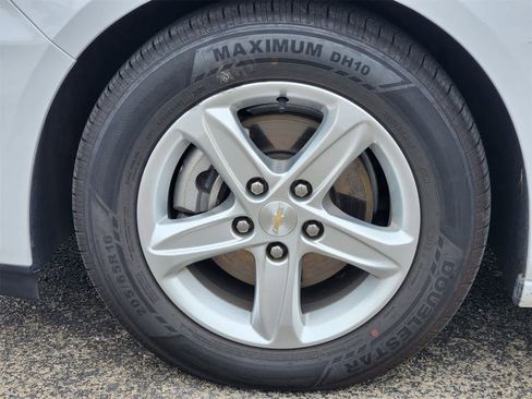 Used 2024 Chevrolet Malibu LT image 9