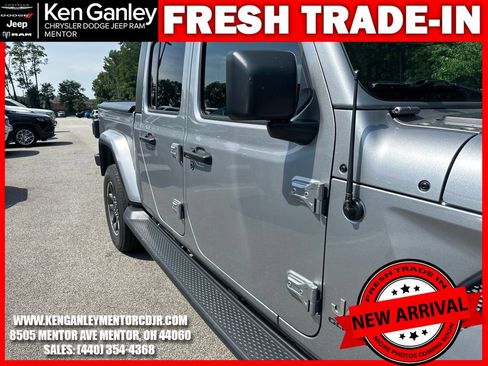 Used 2020 Jeep Gladiator Overland AWD/4WD image 13