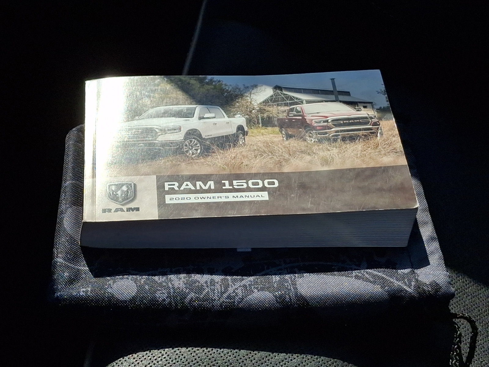Used 2020 RAM 1500 Laramie AWD/4WD image 29