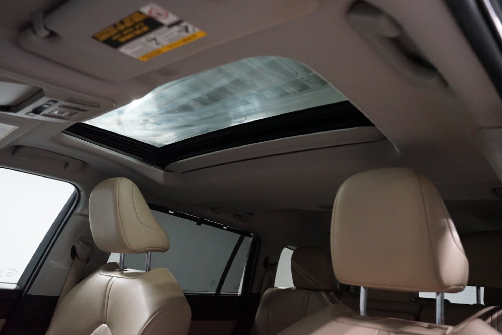 Used 2020 Toyota Highlander XLE FWD image 33