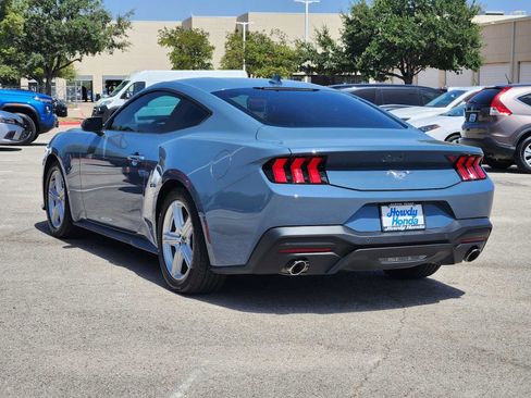 Used 2026 Ford Mustang Coupe RWD image 5