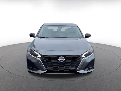 Used 2025 Nissan Altima 2.5 SV image 4