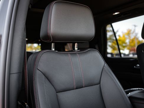 Used 2022 Chevrolet Tahoe RST w/ Luxury Package image 35