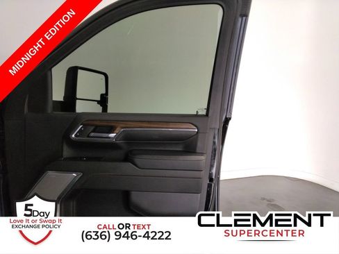 Used 2024 Chevrolet Silverado 2500 High Country w/ Midnight Edition image 35