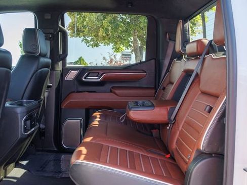 Used 2024 GMC Sierra 1500 Denali Ultimate AWD/4WD image 8