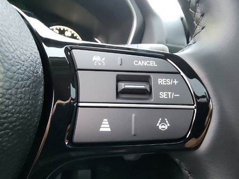 Used 2024 Honda Pilot Touring image 22