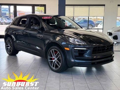 Used 2022 Porsche Macan S image 1