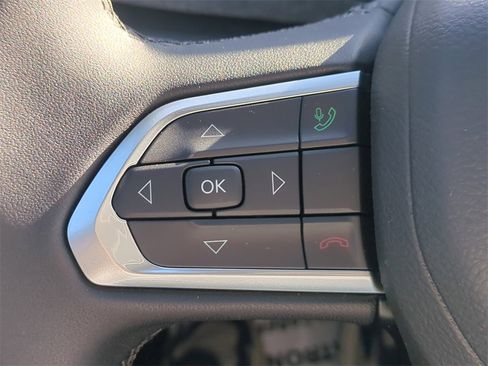 New 2025 Jeep Compass Latitude image 24