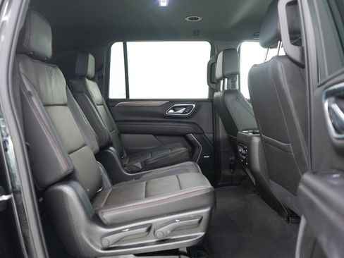 Used 2021 Chevrolet Suburban High Country image 12