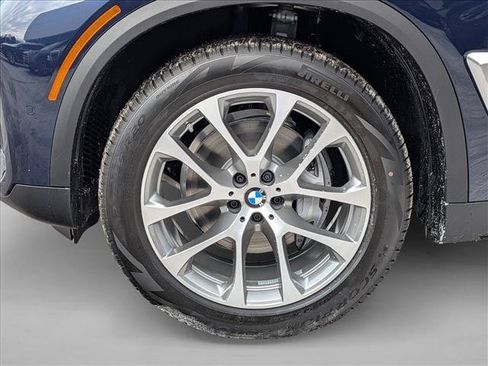 New 2026 BMW X5 xDrive40i w/ Climate Comfort Package AWD/4WD image 9