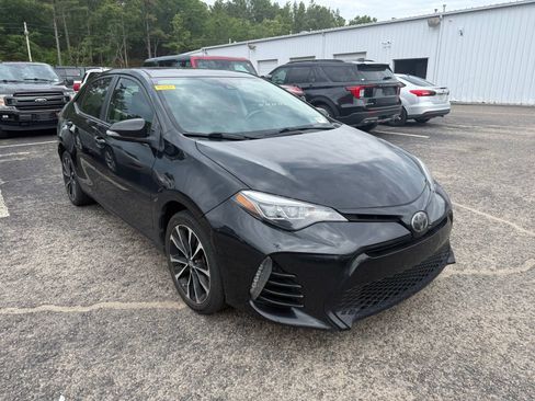Used 2018 Toyota Corolla XSE FWD image 1