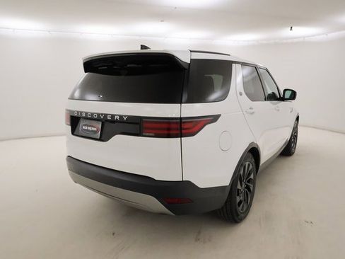 Used 2024 Land Rover Discovery S image 3