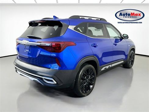 Used 2022 Kia Seltos Nightfall Edition image 2
