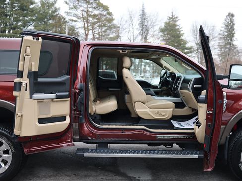 Used 2017 Ford F250 Lariat w/ Chrome Package image 14