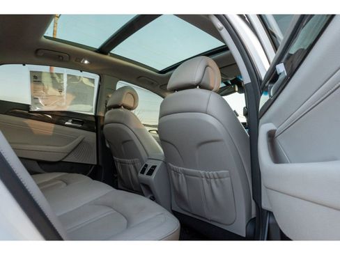 Used 2016 Hyundai Sonata Limited w/ Option Group 02 image 16