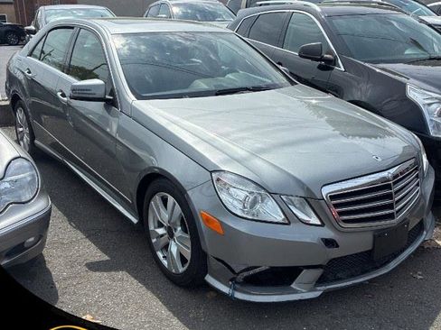Used 2011 Mercedes-Benz E 350 4MATIC Sedan image 18