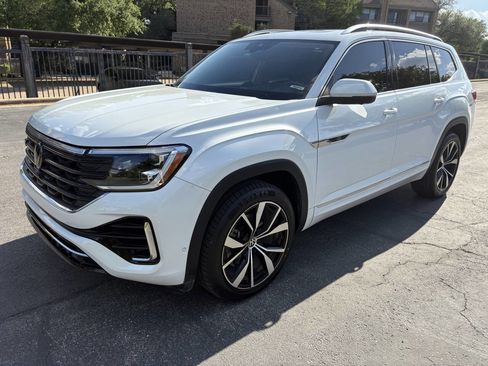 Used 2024 Volkswagen Atlas SEL Premium R-Line image 7