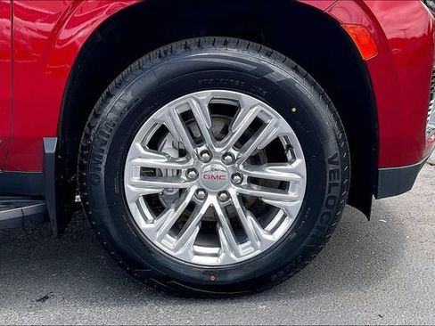 Used 2022 GMC Yukon SLT w/ SLT Premium Package AWD/4WD image 9
