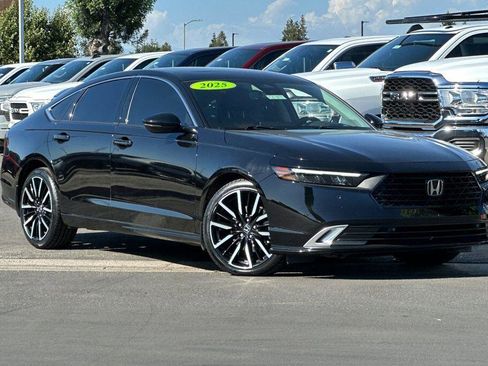Used 2025 Honda Accord Touring image 2