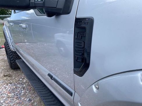 Used 2019 Ford F350 Lariat w/ Lariat Ultimate Package AWD/4WD image 4