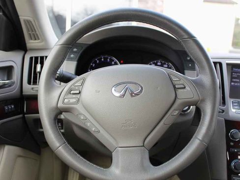 Used 2014 INFINITI Q60 Convertible w/ Premium Package image 18