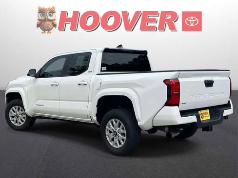 Used 2024 Toyota Tacoma SR5 RWD image 6