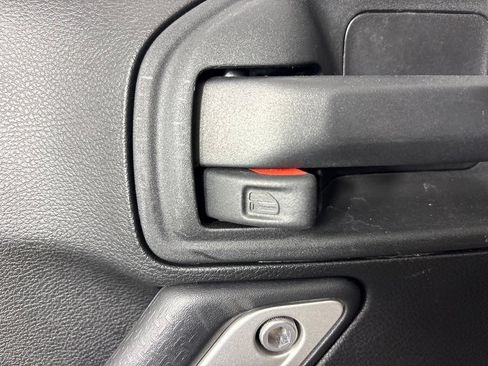Used 2017 Jeep Wrangler Unlimited Rubicon w/ Connectivity Group AWD/4WD image 43