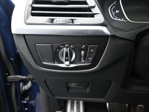 Used 2022 BMW X3 sDrive30i w/ M Sport Package image 11