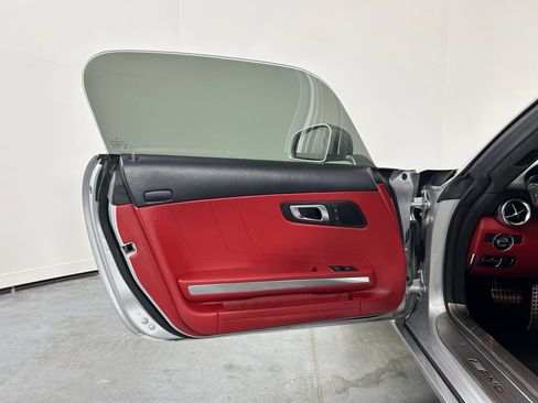 Used 2012 Mercedes-Benz SLS AMG Roadster image 14