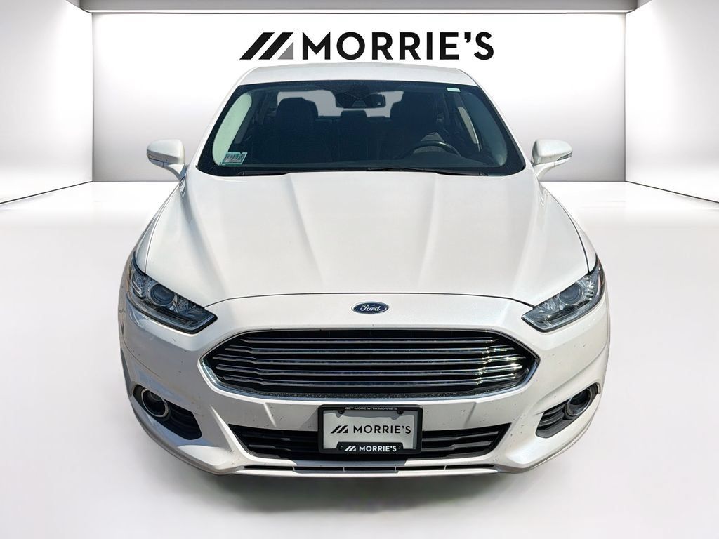 Used 2015 Ford Fusion SE w/ Equipment Group 202A FWD image 2