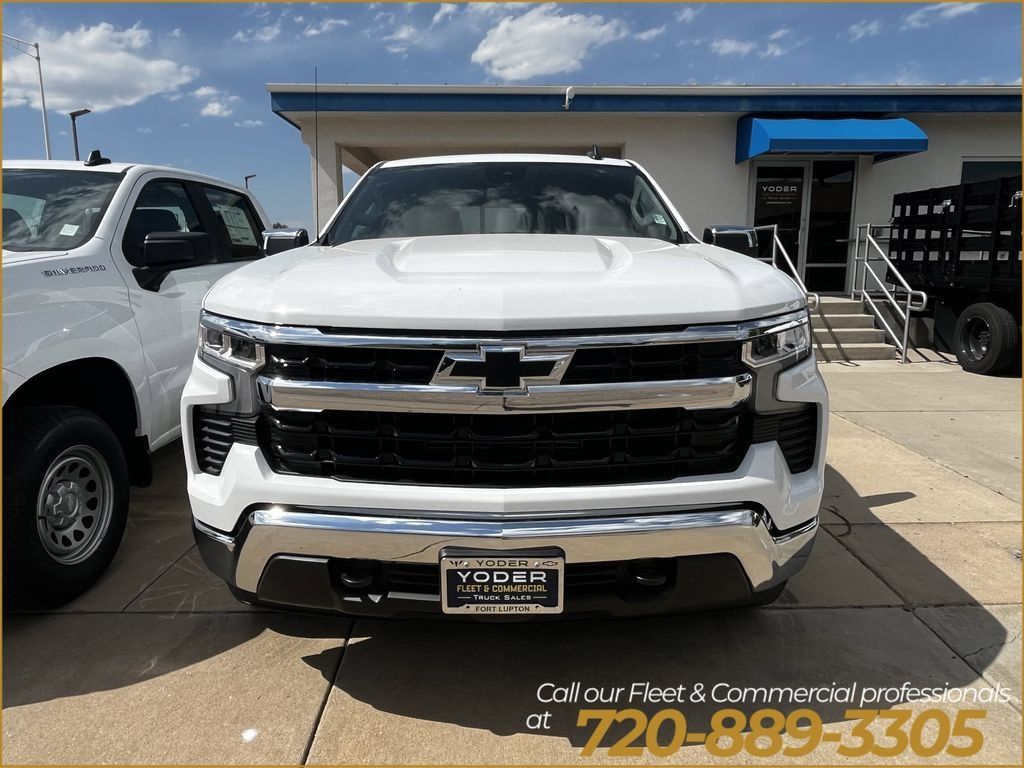 Used 2025 Chevrolet Silverado 1500 LT w/ Leather Package AWD/4WD image 3