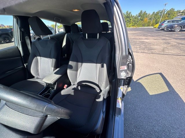 Used 2017 Toyota Prius Three w/ Carpet Mat Package FWD image 11