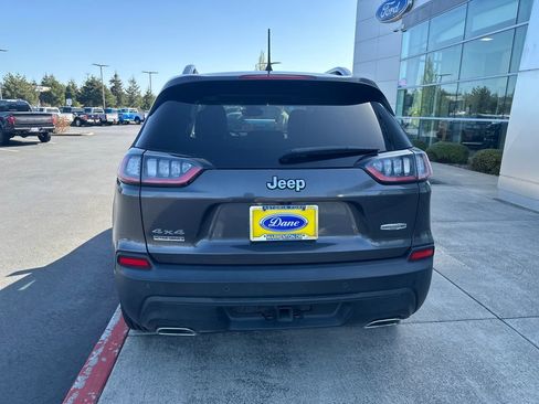 Used 2021 Jeep Cherokee Latitude Lux w/ Sun & Sound Group AWD/4WD image 3