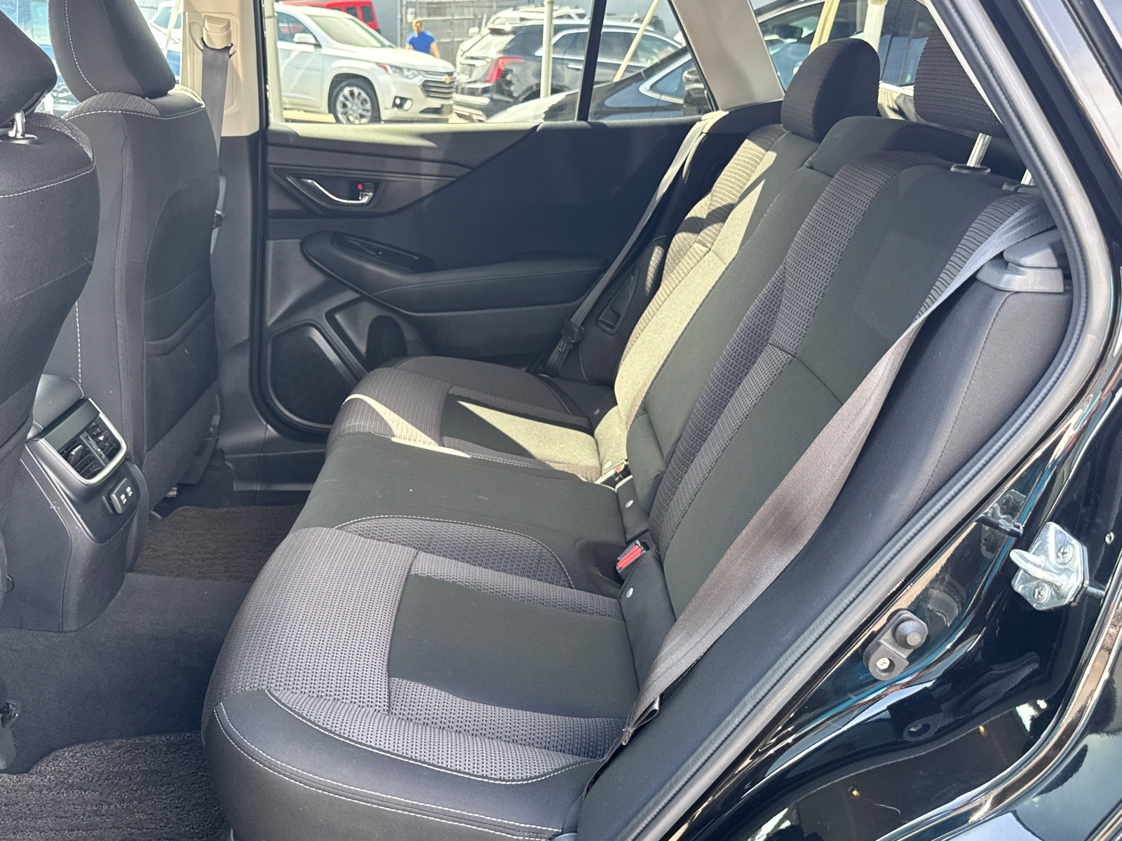 Used 2022 Subaru Outback Premium AWD/4WD image 6