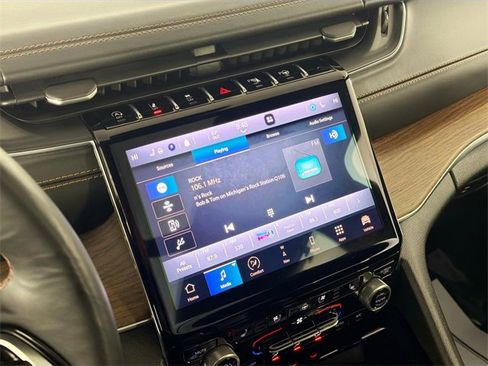 Used 2021 Jeep Grand Cherokee L Summit w/ Luxury Tech Group V image 14