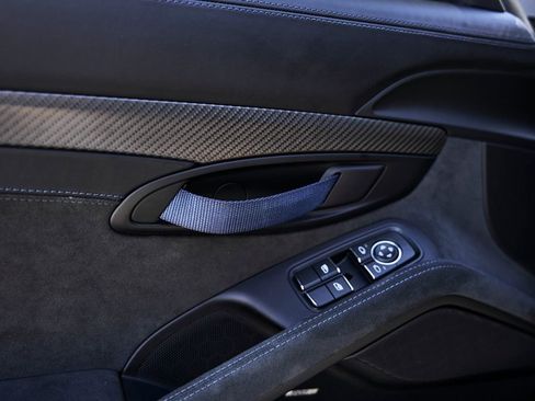 Used 2023 Porsche 718 Cayman GT4 RS RWD image 41