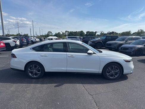 Used 2023 Honda Accord EX-L image 8