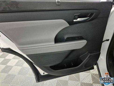 Certified 2021 Toyota Highlander XLE AWD/4WD image 28