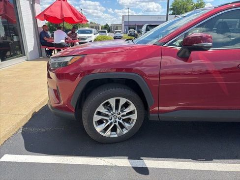 Used 2022 Toyota RAV4 XLE Premium AWD/4WD image 10