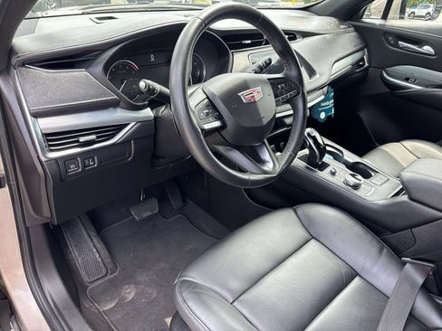 Used 2022 Cadillac XT4 Premium Luxury w/ Enhanced Visibility Package FWD image 14